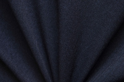 Ткань костюмная 25388 2009, 207 гр/м2, шир.150см, цвет т.синий - купить в Новокуйбышевске. Цена 353.07 руб.